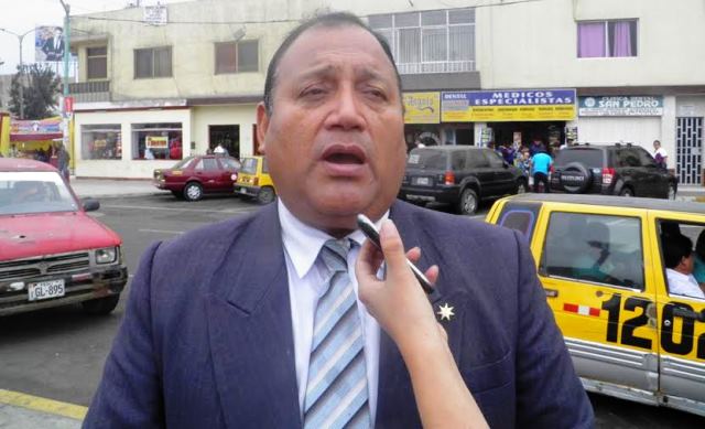 Decano del CAS solicitará licencia para ocuparse de su campaña política