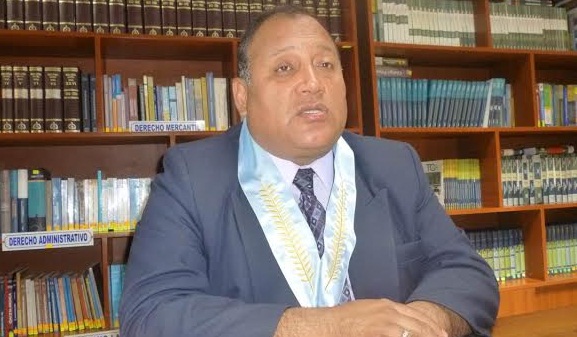 Decano de abogados exige que investiguen a Ramos Heredia por vínculos con el GRA