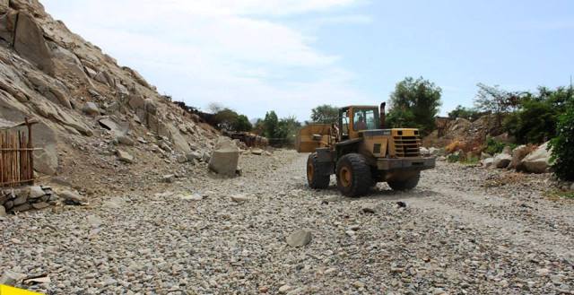 Inician descolmatación del río Sechín en Casma