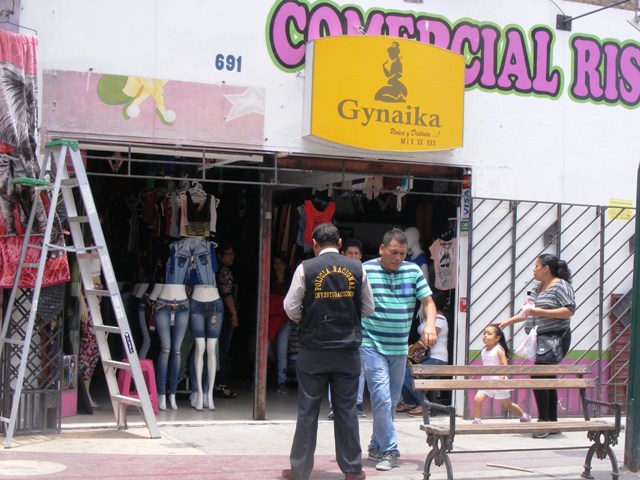 Roban más de 25 mil soles en tiendas de centro comercial de Chimbote