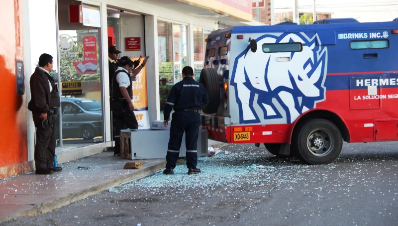 Delincuentes arrancaron cajero automático, pero no pudieron llevarlo en Casma