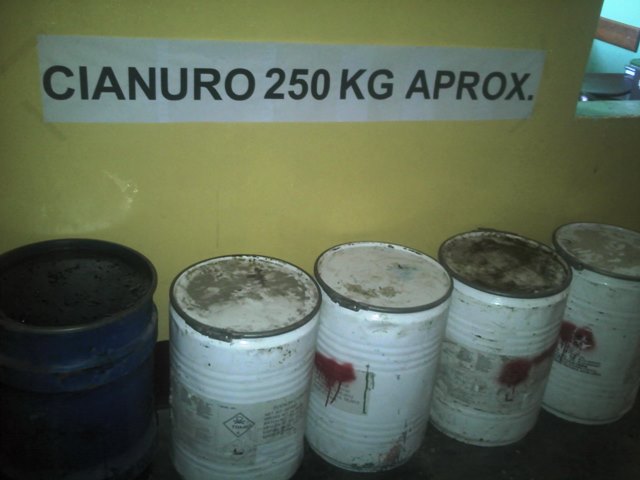 Delincuentes roban cilindros con sustancias toxicas de una mina en San Jacinto