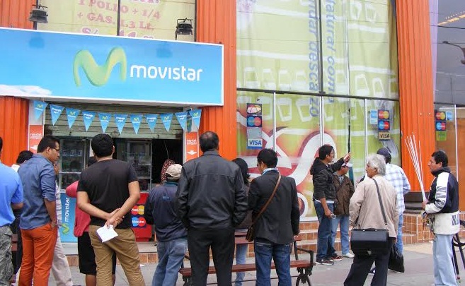 Trabajadores de pollería serán investigados por presunto vínculo con  robo a tiendas de celulares