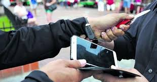 Intervienen a menores de edad dedicados al robo de celulares en Chimbote