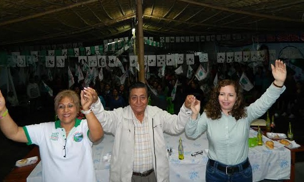  Rosa María Bartra candidata de "Río Santa" plantea debate de planes de gobierno