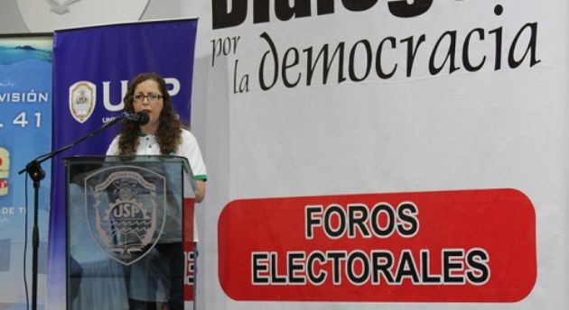 Rosa María Bartra expuso propuestas de gobierno en “Diálogos por la Democracia”