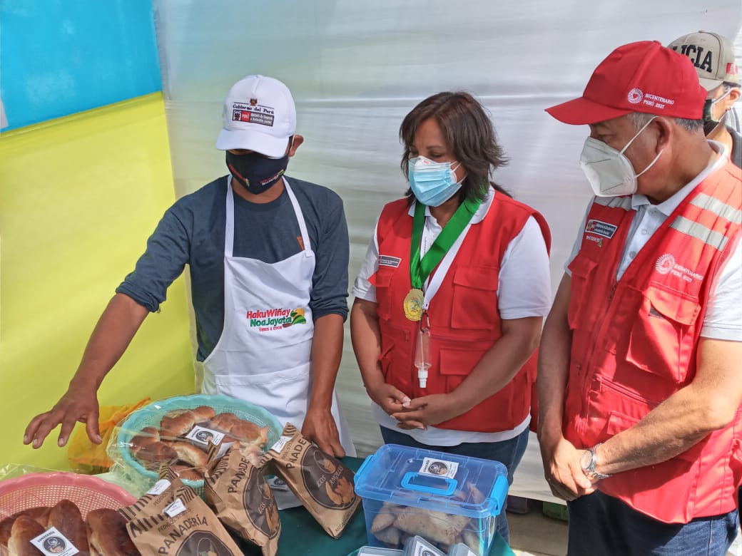Emprendimientos de 70 productores de Haku Wiñay se ofrecen en feria agropecuaria en Nuevo Chimbote
