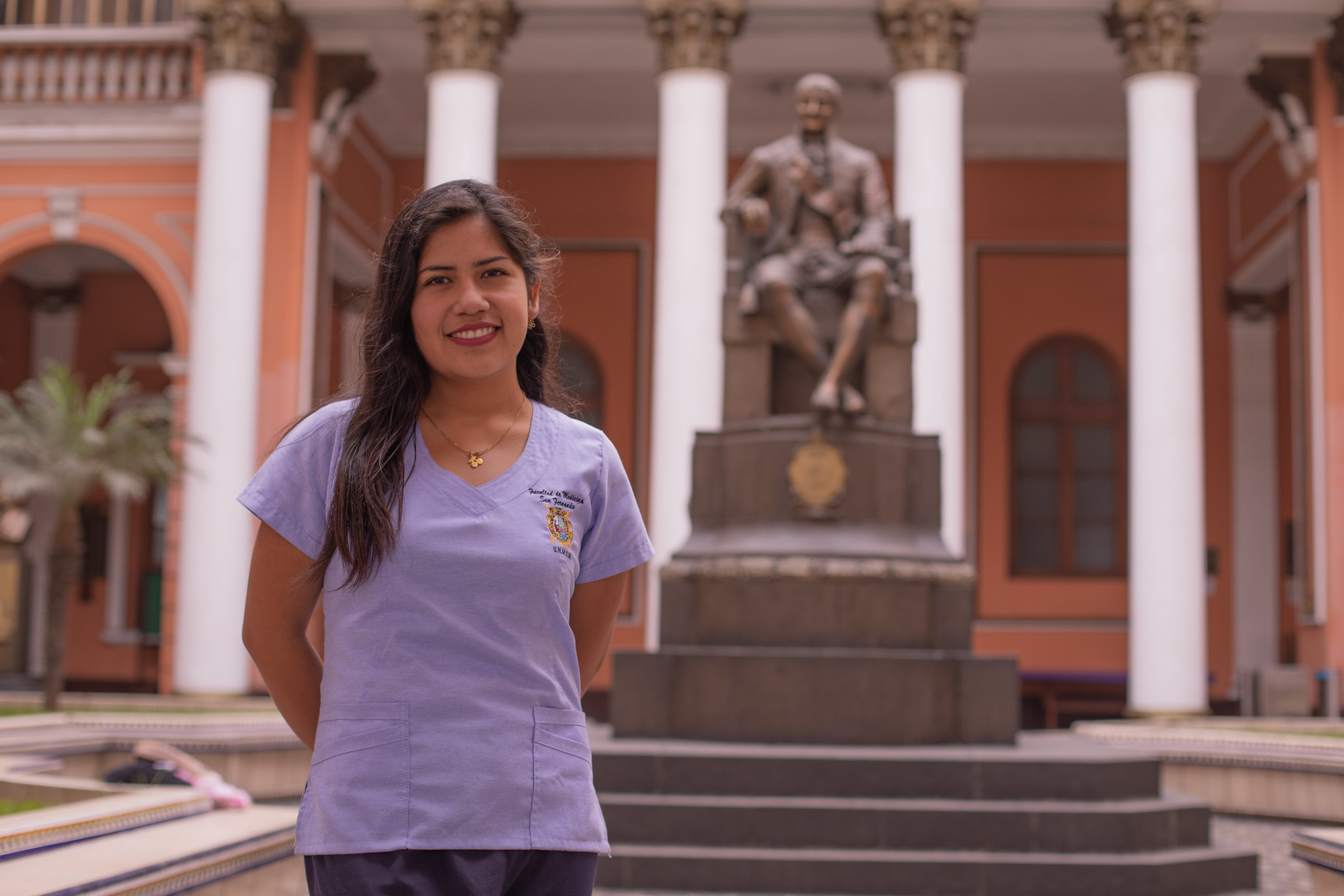 Rossangela, su perseverancia y amor a los estudios la llevaron a ganarse una beca