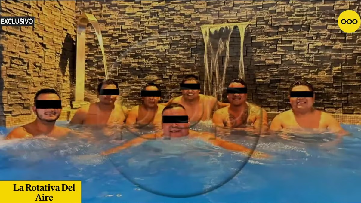  Empresario trujillano que posó con policías niega vínculo con ‘Los Pulpos’ y denunciará a ministro del Interior