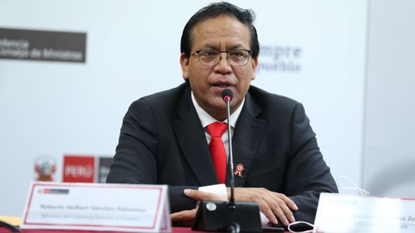 La Fiscalía investigará al ministro Roberto Sánchez por obstrucción a la justicia 