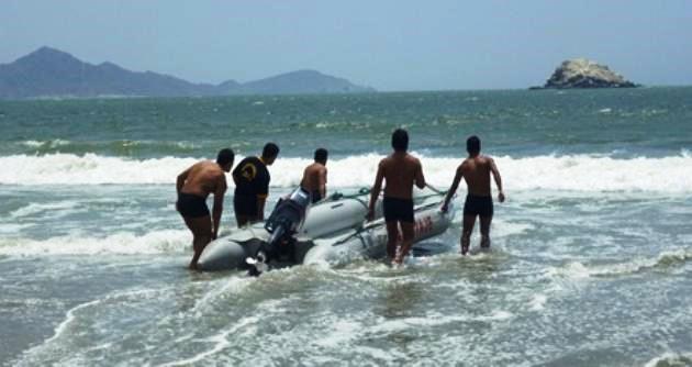 Dos profesionales chimbotanos salvan de morir ahogados en playa Anconcillo