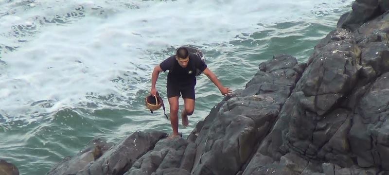  Pescador murió ahogado al caer entre peñascos de la playa Atahualpa