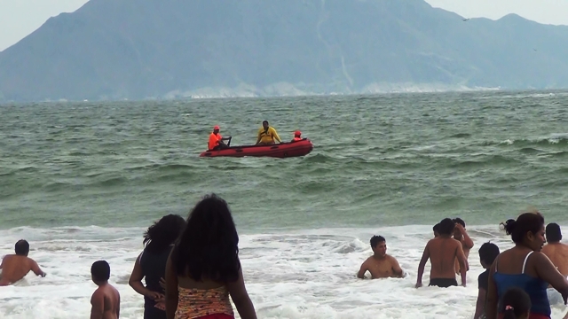 Cinco bañistas salvaron de morir ahogados en playa de Nuevo Chimbote