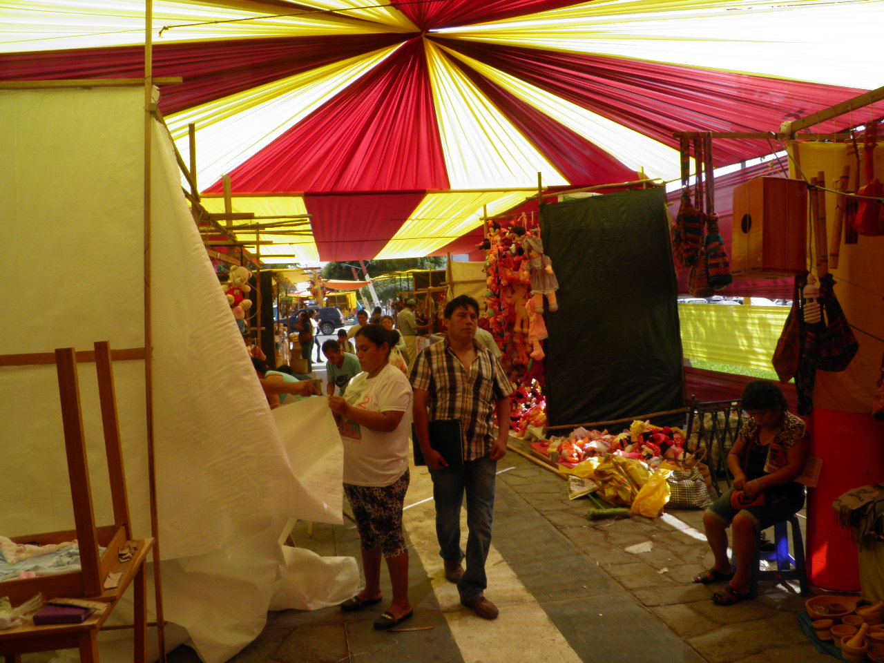 Chimbote: Denuncian reventa de alquiler de estands en la feria de San Pedrito 