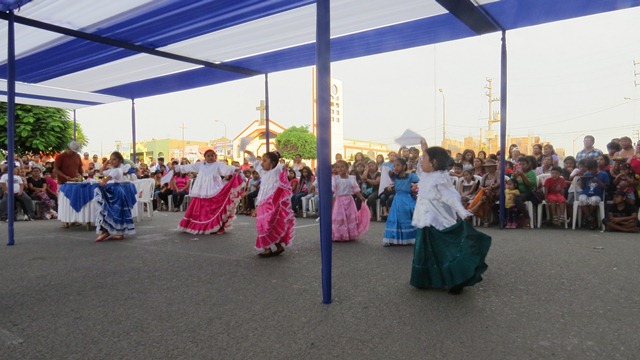 Niños santeños demuestran sus talentos en clausura del programa "Santa Creativo 2015"