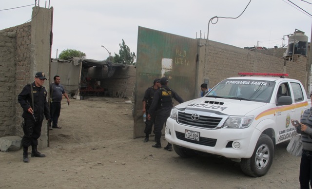 Santa: Capturan a dos narcos e incautan 40 litros de látex de opio