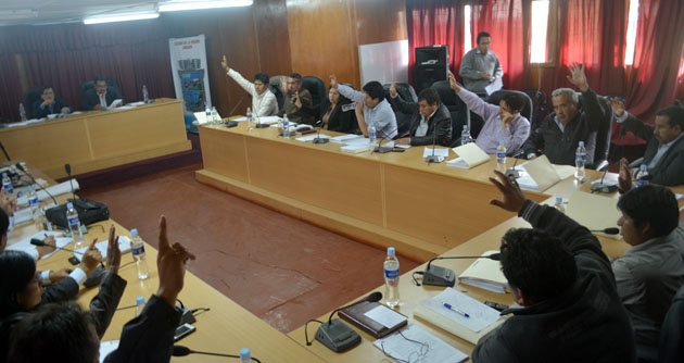 En sesión de Consejo Regional deniegan pedido de licencia de vicepresidente