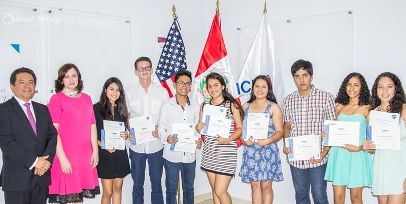 Se graduó primera promoción de ICPNA en Chimbote