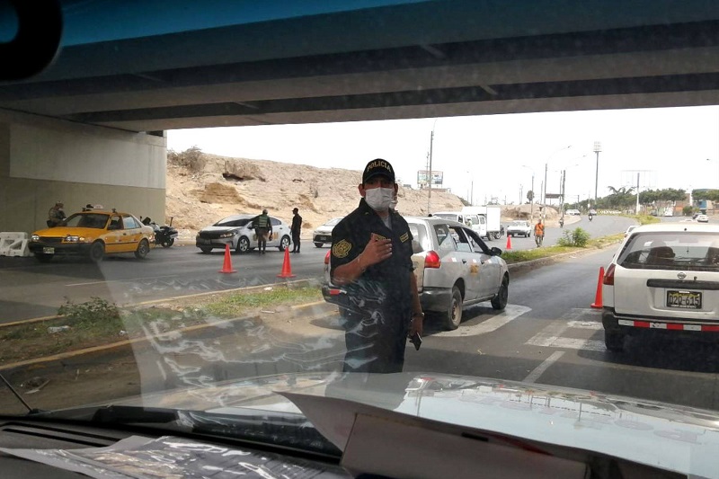 Ministro de Defensa: “Se podrá ir al mercado en vehículo particular previo permiso”