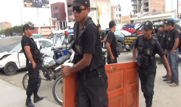 Serenos intervienen a ladrones con parte de artículos robados