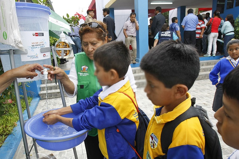 Minsa alista seguro de salud para toda la población escolar en el Perú