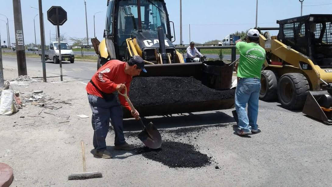 Nuevo Chimbote: instalan sistema de semáforos en cruce de avenidas Brasil y Universtaria