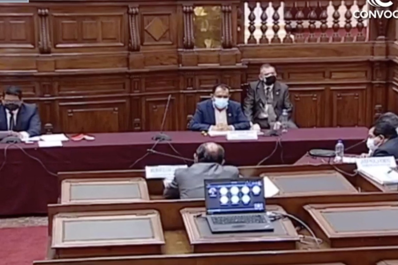 Comisión de Fiscalización pasó a condición de investigados a Karelim López y Bruno Pacheco