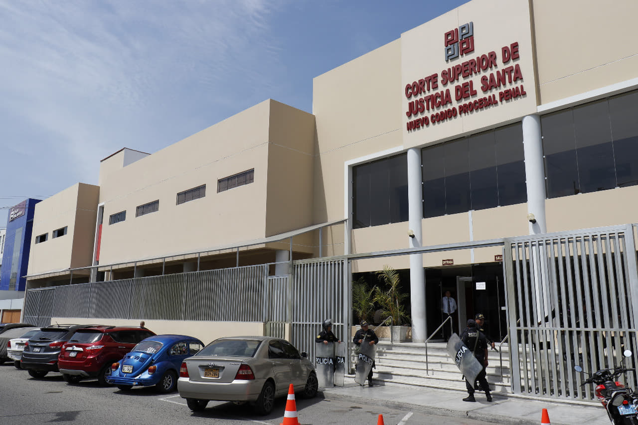Sentencian a 20 años de cárcel a sujeto que abusó de joven con esquizofrenia y ordenan su captura en Chimbote