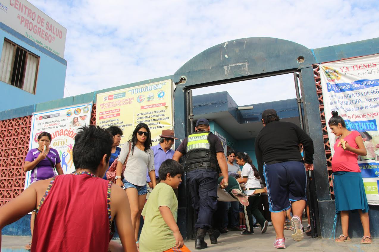  Serenos de Chimbote auxilian a escolar que sufrió descompensación en su centro de estudios
