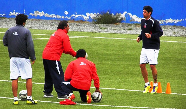 Almirón: "Debemos ganar partido con “San Martín” para seguir con vida"