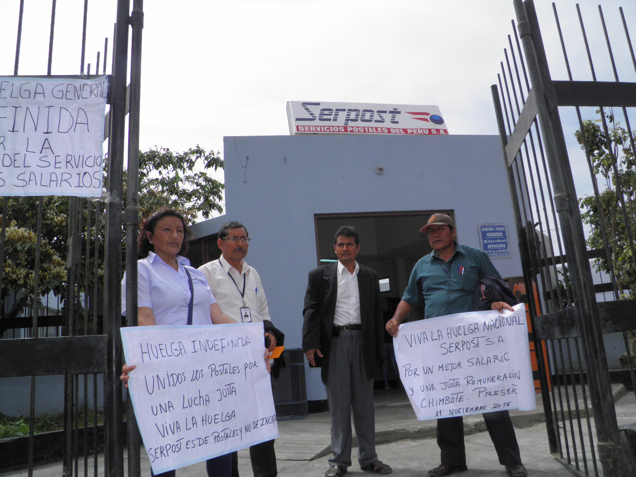 Chimbote: Trabajadores de  Serpost acatan huelga por mejoras laborales y salariales