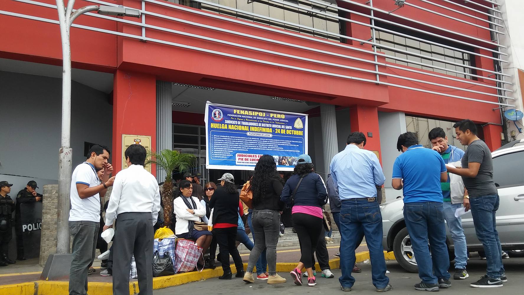 Chimbote: trabajadores buscan reunirse con presidente del PJ para evitar descuentos por huelga