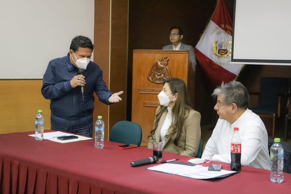 Alcalde Briceño pidió al ministro de Energía reunión con Petroperú para  tratar invasión de calle de empresa estatal