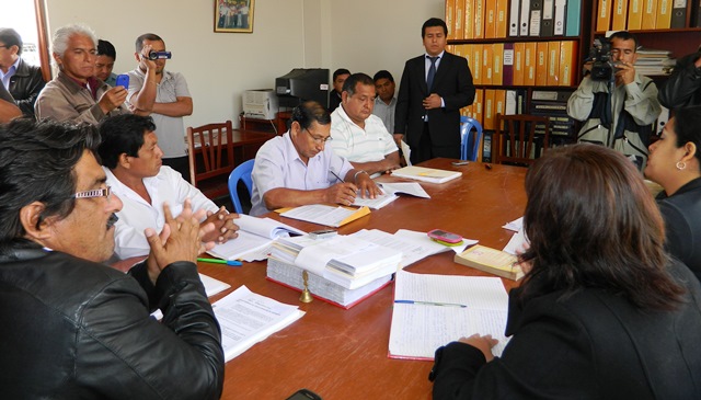 Concejales rechazan pedido de vacancia contra alcalde de Moro