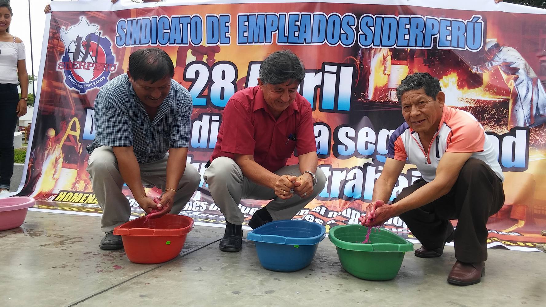 Chimbote: siderúrgicos se lavan las manos previo al Día Mundial de la Seguridad y Salud en el Trabajo 