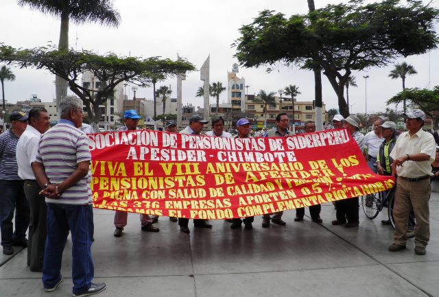 Jubilados de Siderperú exigen incremento de pensiones en presupuesto 2015‏