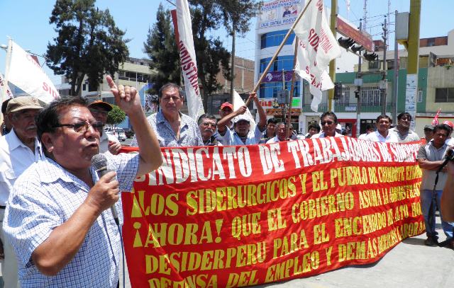 Obreros de Siderperú rechazan la privatización de la empresa‏ 
