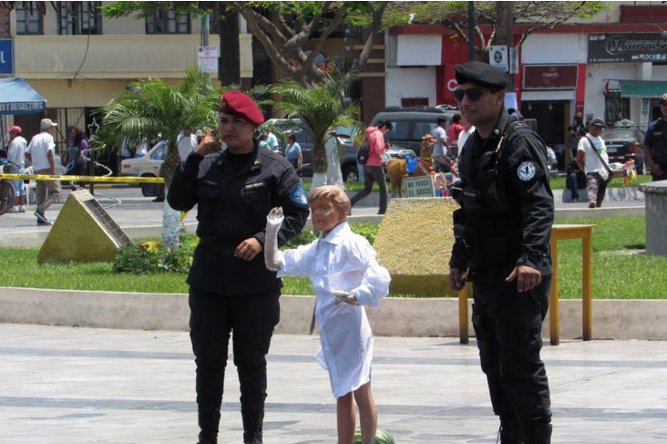 Chimbote: la Policía hace demostración de los peligros de productos pirotécnicos