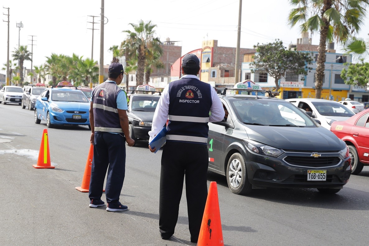 Propietarios recibieron multa y su vehículo llevado al depósito municipal por circular sin tarjeta de circulación
