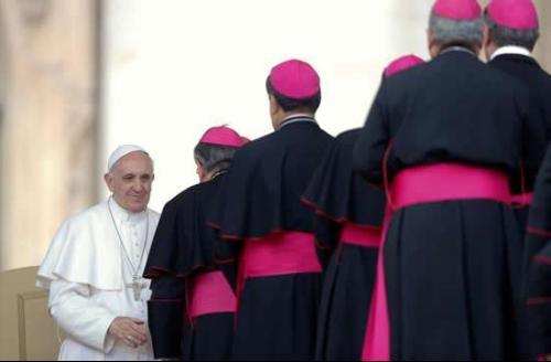   La familia, tema del primer sínodo convocado por el Papa (Video)