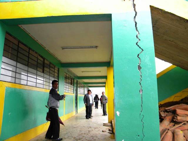 Áncash: Minedu entregó 6 aulas prefabricadas a colegio de Socosbamaba afectado por fallas geológicas