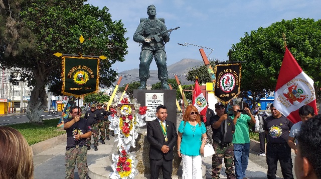 En homenaje, viuda de soldado chimbotano que murió en la guerra con Ecuador pide le entreguen sus restos 