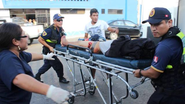 Sujeto acuchilla a compañero tras libar licor en pleno centro de Chimbote