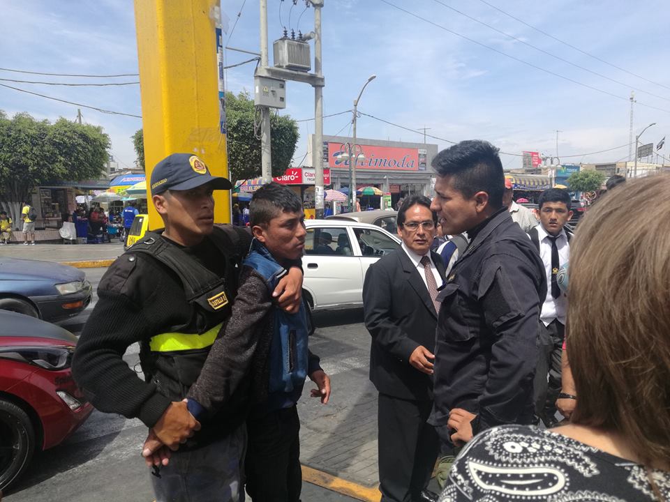 Intervienen a sujeto que con cuchillo en mano amenazaba a transeúntes del centro de Chimbote