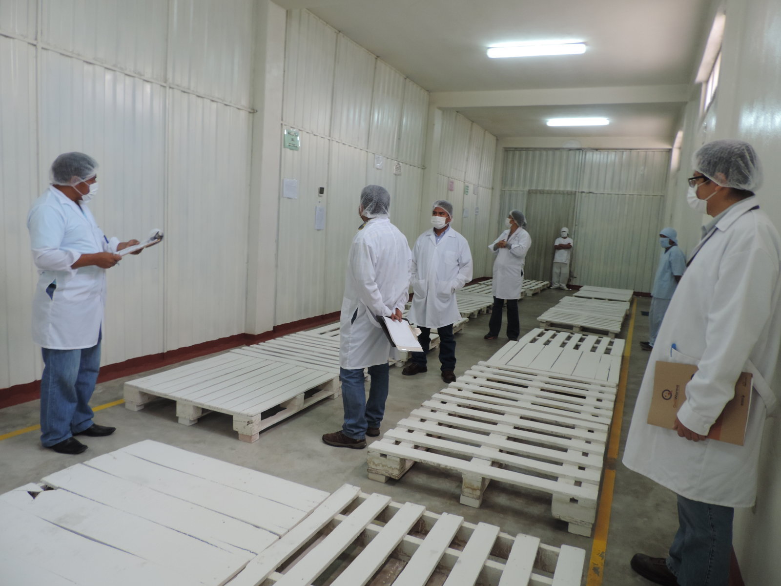 Supervisan almacenes de proveedores de Qali Warma en Áncash