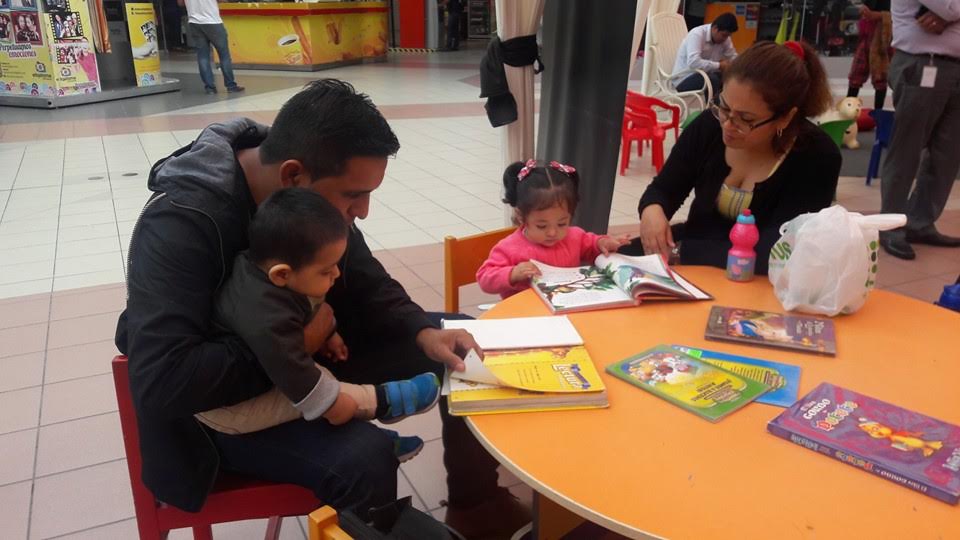 Centro Cultural Centenario realiza taller “Leer es un placer”, dirigido a padres de familia