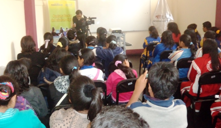 Taller de televisión para periodistas escolares realizó Chimbote en Línea