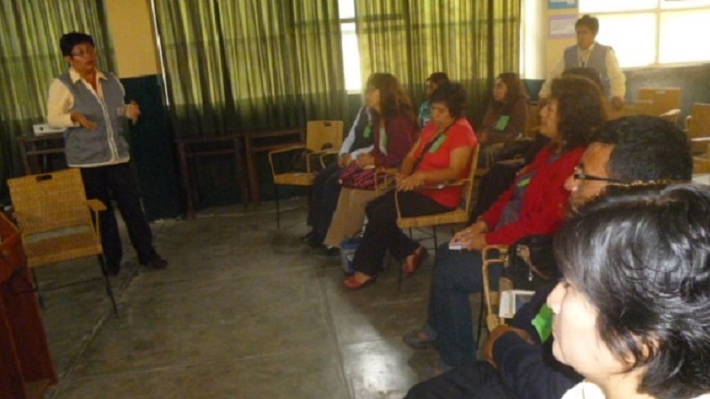 Capacitan a docentes en prácticas ecoeficientes y uso adecuado del papel