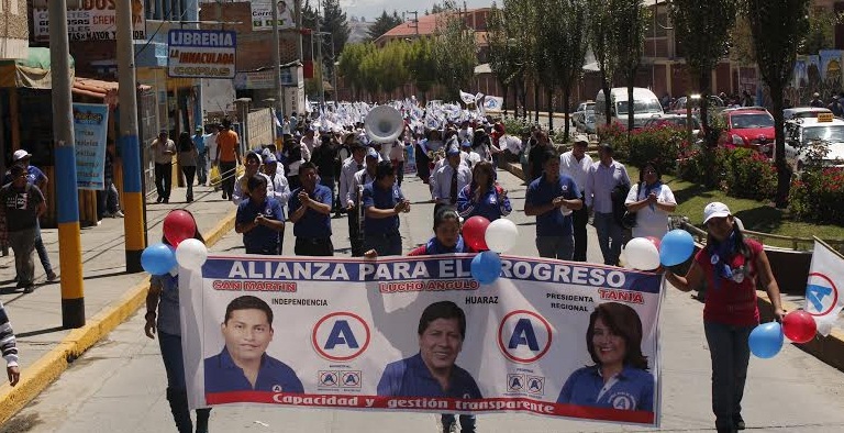  Tania Ruiz y candidatos de APP  lideraron caravana en Huaraz   
