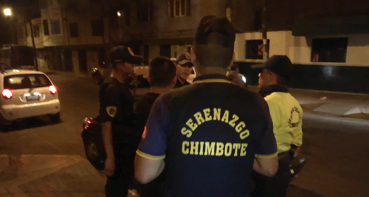 Chimbote: serenos ayudaron a jóvenes que denunciaron ser agredidos por taxista 